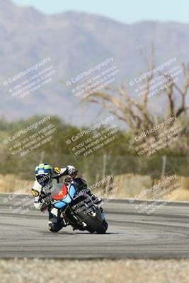 media/Dec-01-2025-Moto Forza (Mon) [[2daa91e15f]]/2-Intermediate Group/Session 3 (Turn 3)/